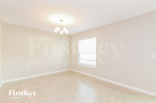 Foto del edificio - 409 Earhart Dr