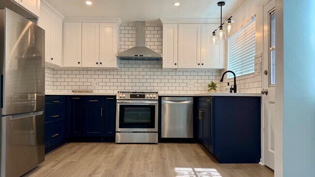 Foto del edificio - 6100 Strickland Ave