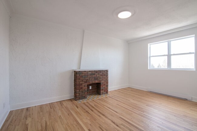 Building Photo - 4890 Queen Mary Road