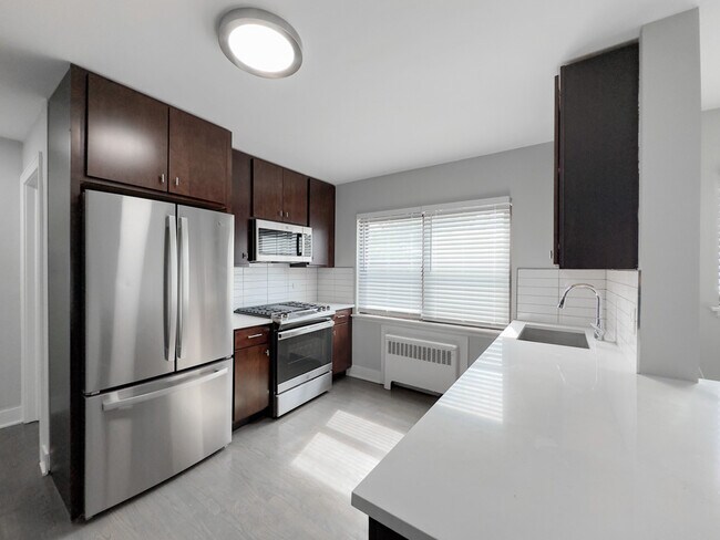 Building Photo - 551 Sheridan Square