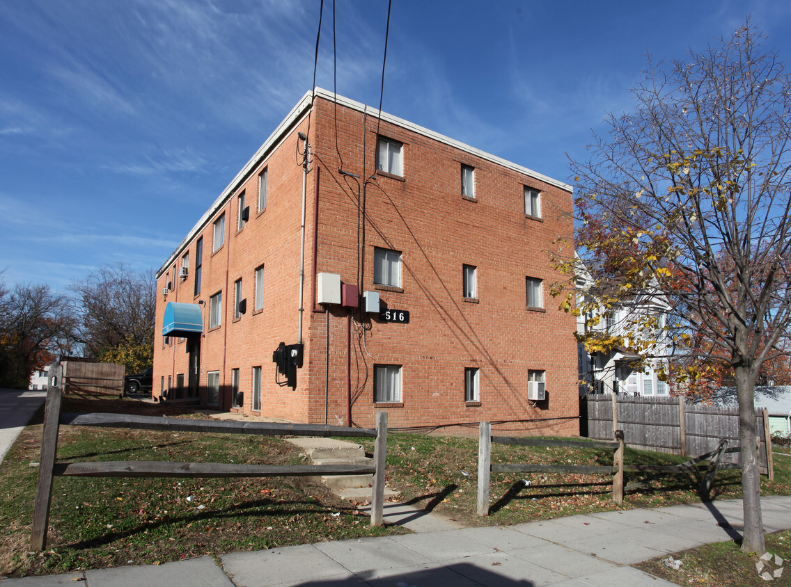 Building Photo - 516 60th St NE