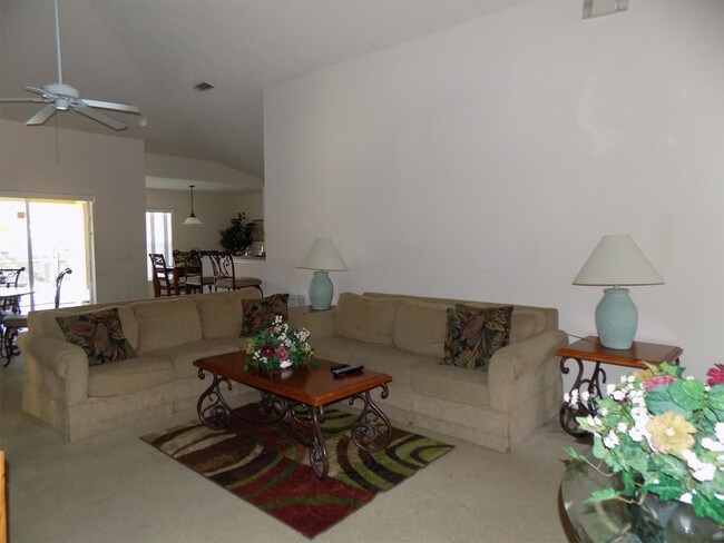 Building Photo - 1445 Silver Cove Dr