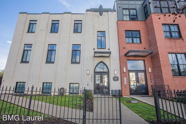 Foto del edificio - 1 br, 1 bath House - 1211 G St SE  (#5)