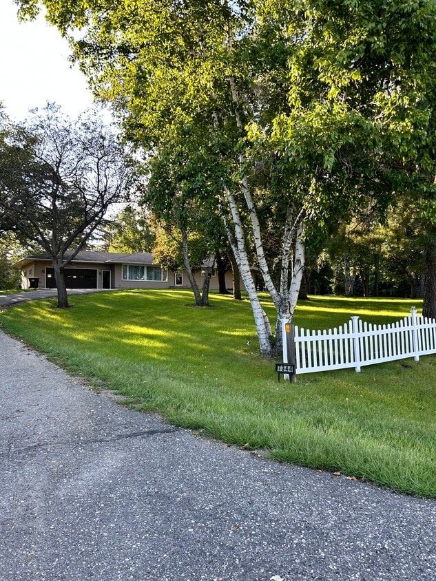 Foto principal - 7344 26th St NE