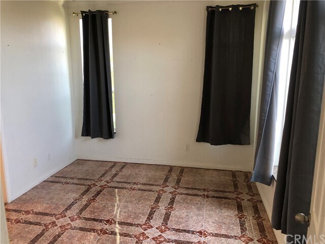 Foto del edificio - 13639 Foster Ave