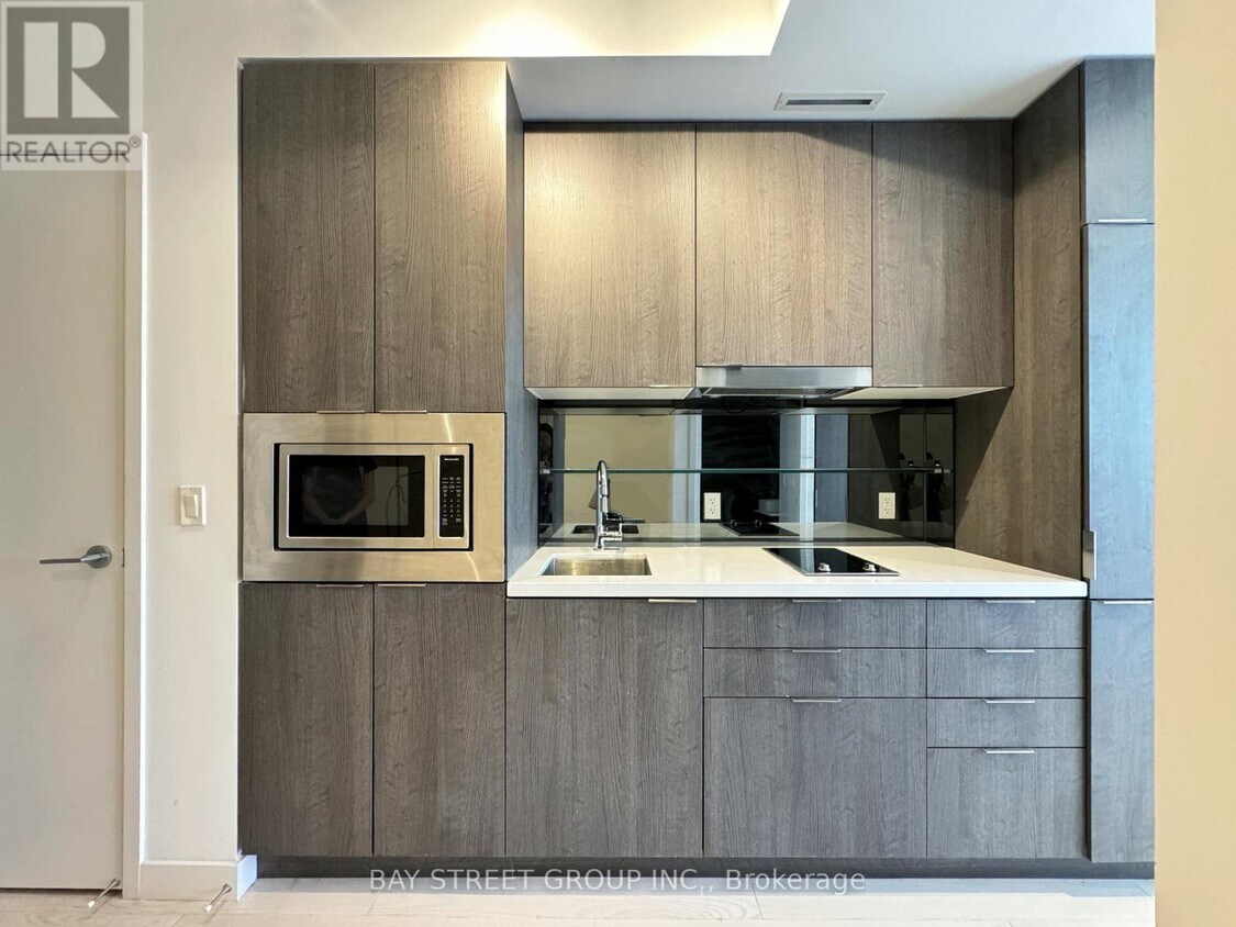 Photo principale - 215 Queen St W