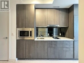 Building Photo - 215 Queen St W