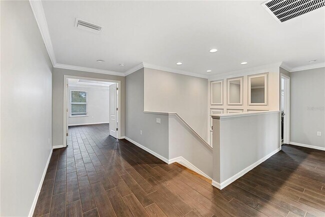 Building Photo - 3012 Esmeralda Dr