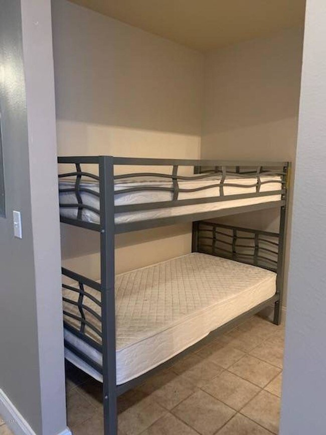 Foto del edificio - 9902 S Thomas Dr