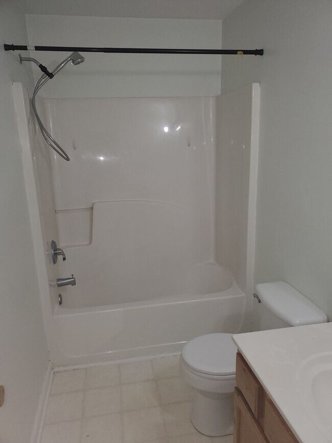 Foto del edificio - 6801 Louisburg Rd - Raleigh 27616