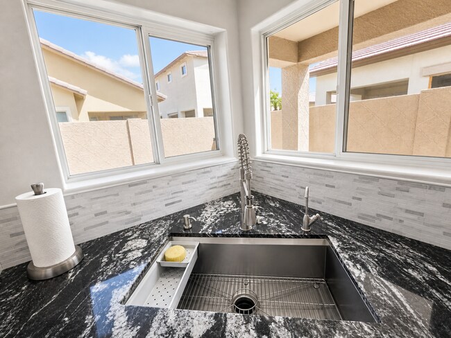 Building Photo - Beautiful Gilbert Home for Rent | 3 Bed | 2 Bath | Backyard | 2-Car Garage