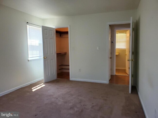 Building Photo - 25 Old Millstone Dr