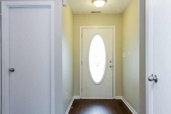 Foto del edificio - 148 Meadow Glen Dr