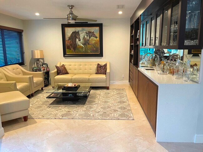 Foto del edificio - 11204 Cloverleaf Cir