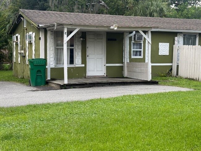 Building Photo - 329 Pine Ave