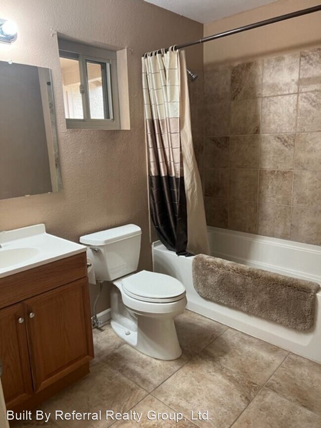 Foto del edificio - 2 br, 2 bath House - 9635 E Foster Ave