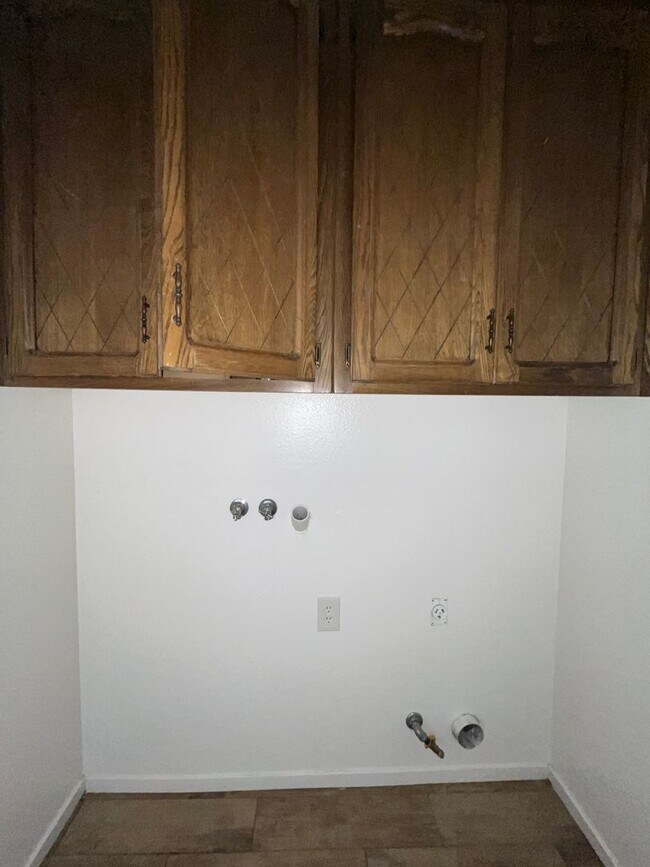 Building Photo - 2627