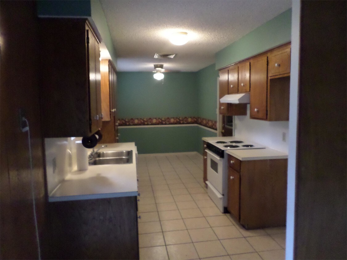 4625 Bonner Dr, Corpus Christi, TX 78411 House Rental in Corpus