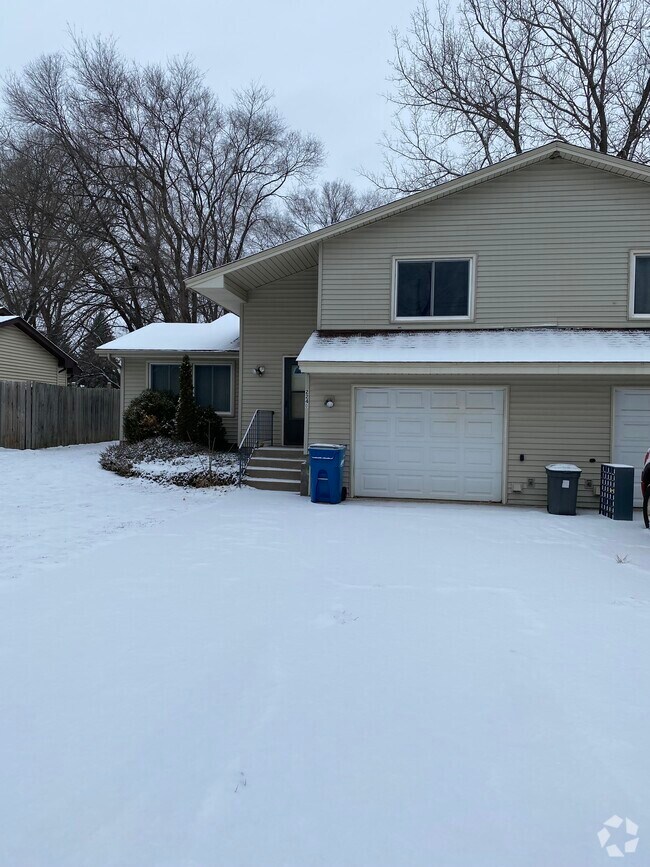 Rice Creek Valley View Park Townhouses for Rent New Brighton, MN 1