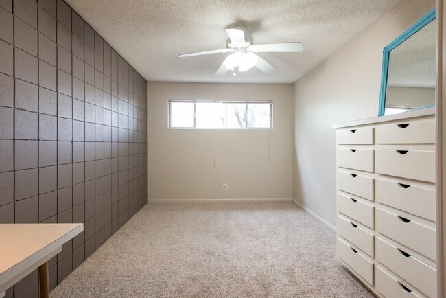 Foto del edificio - 3212 Red River St