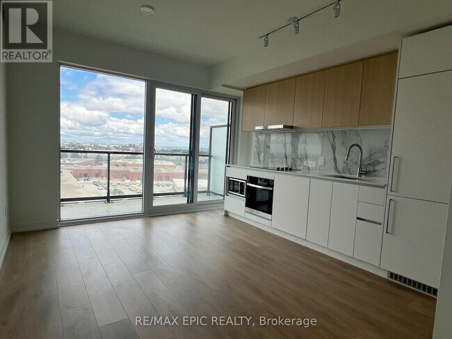 Building Photo - 1100 Sheppard Ave W