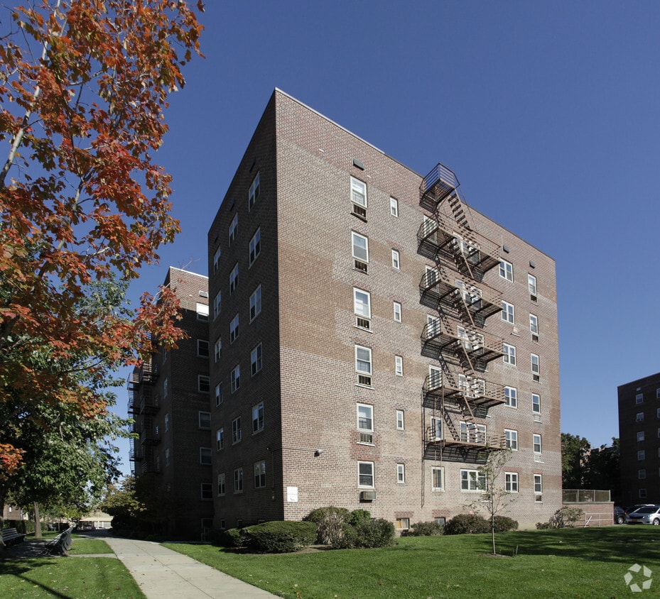 Mainstay Cooperative 14455 Melbourne Ave Flushing, NY Apartments