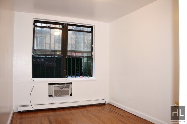 Building Photo - 2 BR w/ Backyard in Gowanus