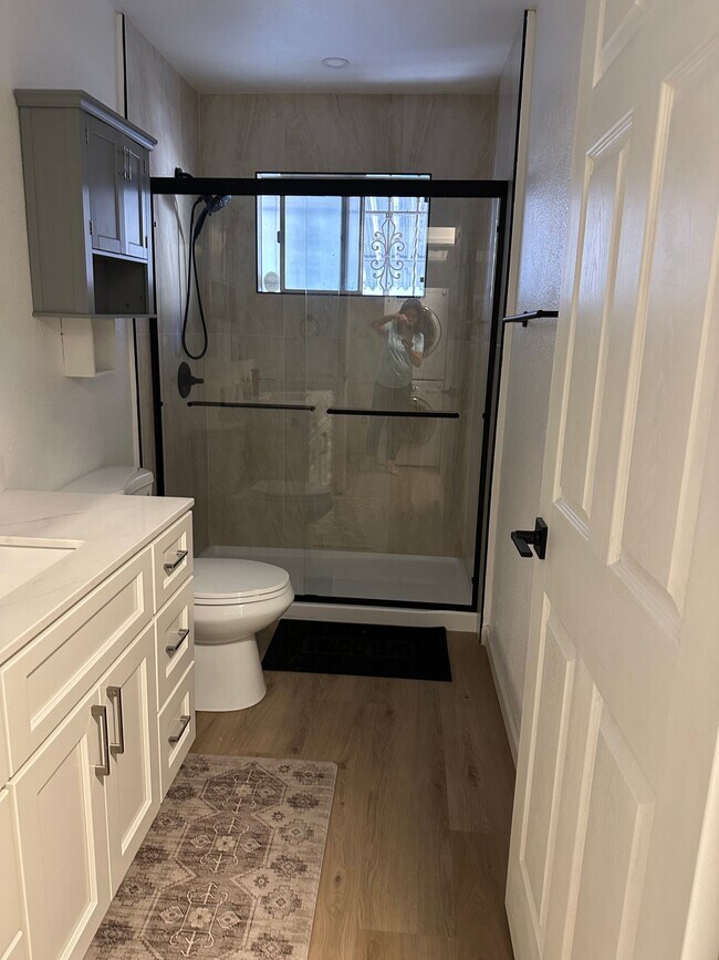 Foto del edificio - 4462 Denby Ln