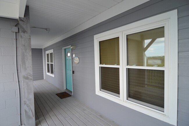 Building Photo - 108 Pelican Dr