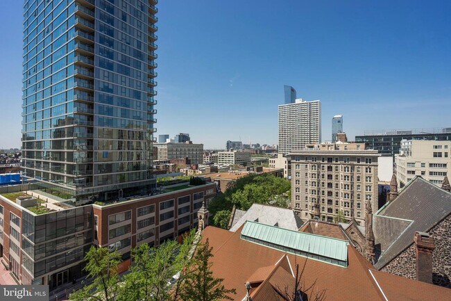 Building Photo - 2101-17 Chestnut St