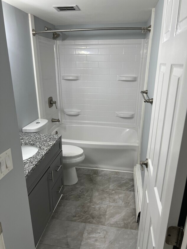 Foto principal - 4905 Chalet Dr