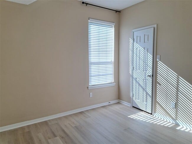 Building Photo - 21910 Cascade Hollow Ln