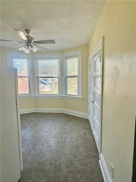 Foto del edificio - 926 Highview St