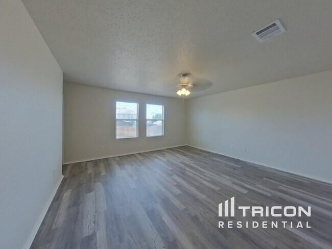 Foto del edificio - 4913 Creek Ridge Trail