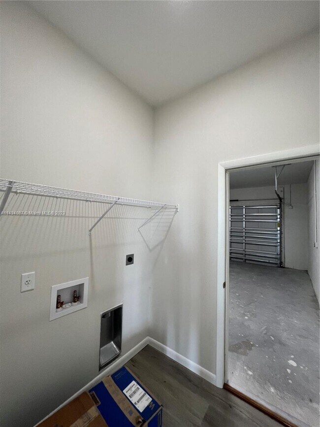 Building Photo - 1025 Jupiter Lp