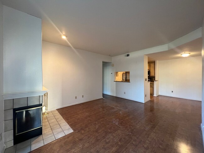 Foto del edificio - Great opportunity to rent this fabulous to...