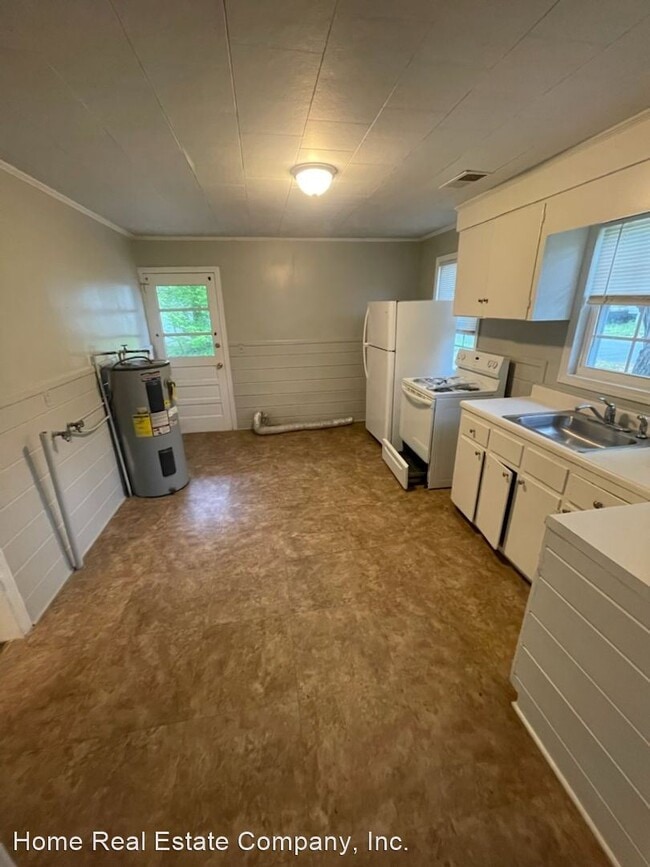 Building Photo - 2 br, 1 bath House - 2405 Dunbar Street