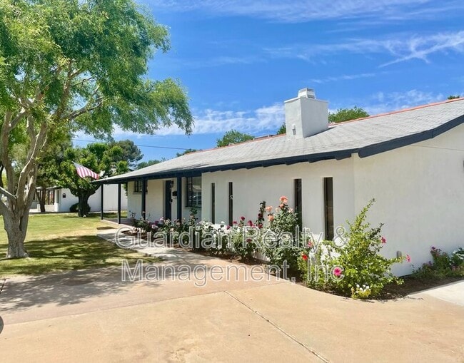 Building Photo - 2930 E Elm St