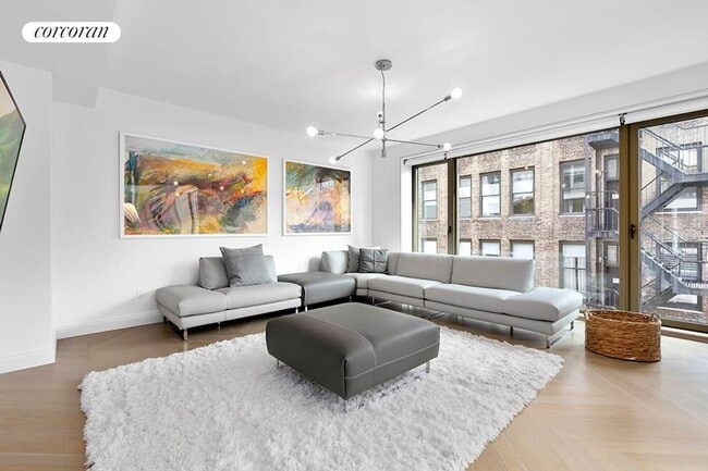 Building Photo - 117 W 21st St