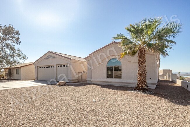 Building Photo - 3 BEDROOM POOL HOME WITH CASITA