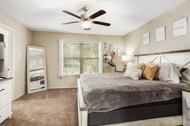 Foto del edificio - 1766 Parkside Shrs Ln