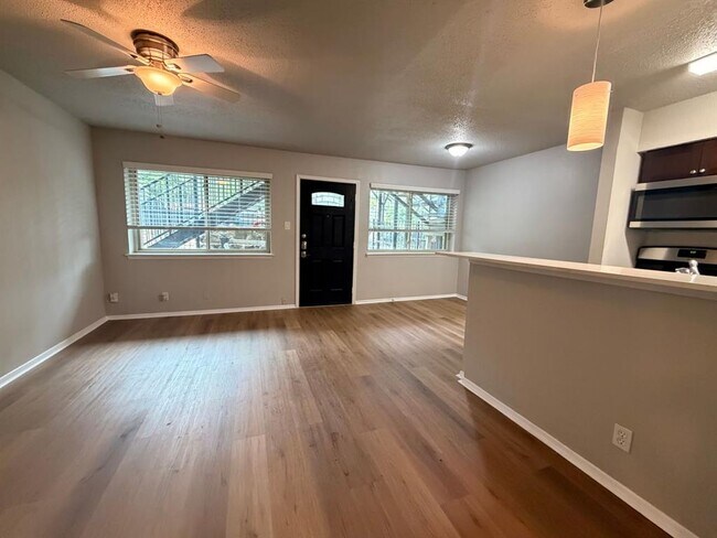 Foto del edificio - 1202 Newning Ave