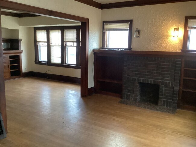 Building Photo - 2450-52 N. Buffum St.