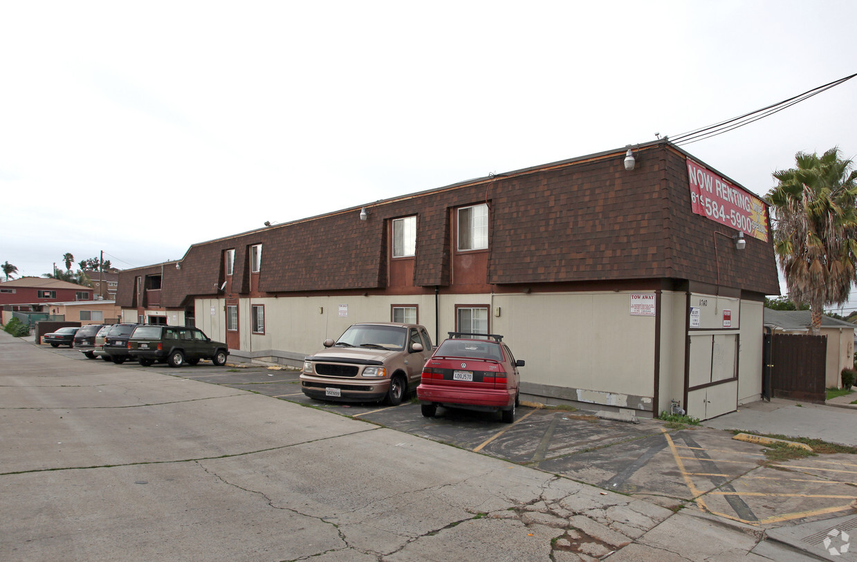 Primary Photo - 1740 N Ave