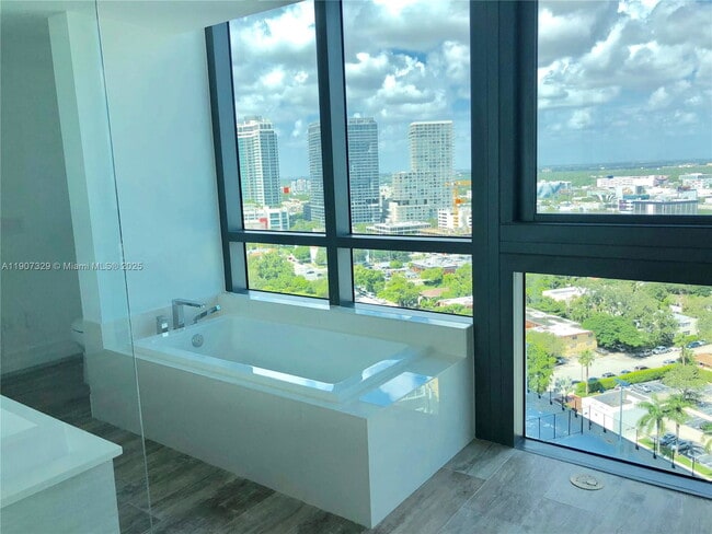 Photo - 650 NE 32nd St Apartment