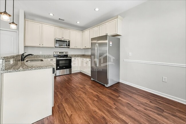 Building Photo - 455 Sunbury Dr