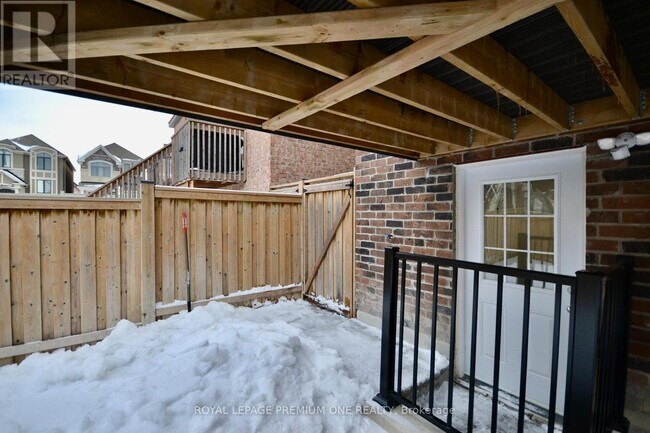 Building Photo - 5 Arctic Grail Rd