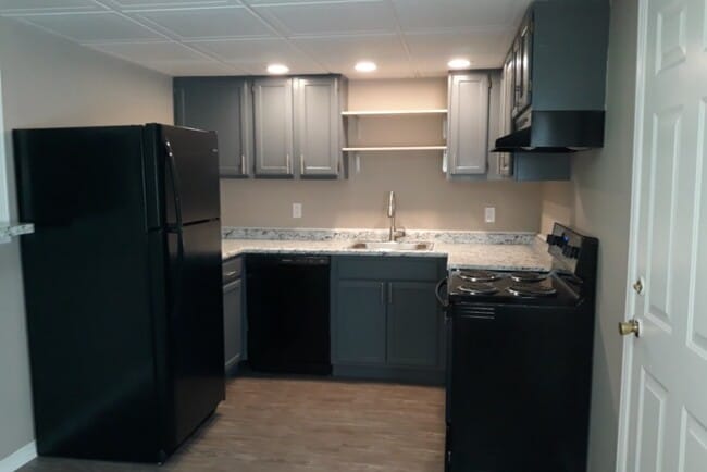 Building Photo - Carriage House