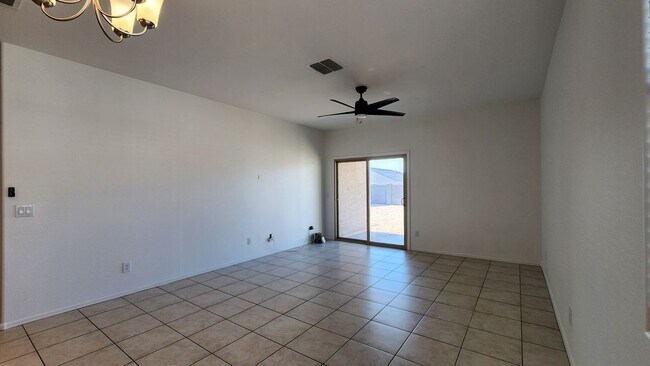 Foto del edificio - 41932 W Manderas Ln