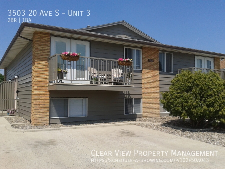 Primary Photo - Great South side 2 bedroom condo! Awesome ...
